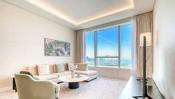 Iconic One Bedroom Panoramic Palm Views