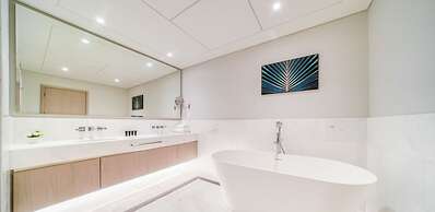 Iconic One Bedroom Panoramic Palm Views