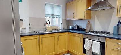 Romford Retreat - Modern 2BR Apartment