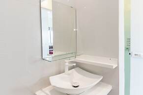 Marousi 2 Bd Luxury Living w Shared Pool