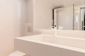 Marousi 2 Bd Luxury Living w Shared Pool