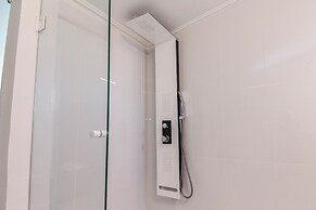 Marousi 2 Bd Luxury Living w Shared Pool