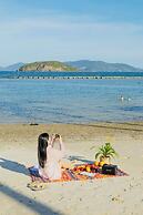 Cozy Front Beach House wid Private Beach