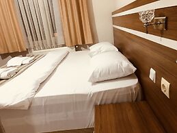LAROK HOTEL