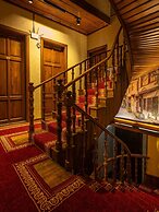 Araz White House