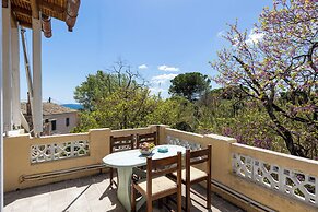 Katerina House,Ipsos