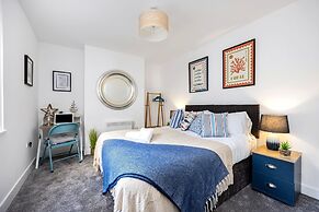 Queens Mile 1 With Free Parking By My Getaways