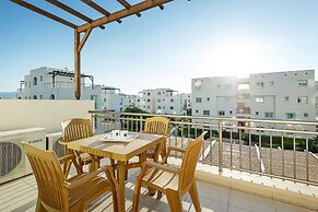 Aphroditebeachfrontresort Unique gem Direct by sea