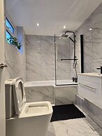 Seaside Retreat on Fleet Street