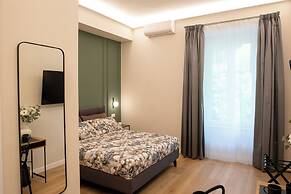 Suite 33