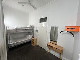 Wallaby Backpackers Hostel Perth - note - Valid passport required to c