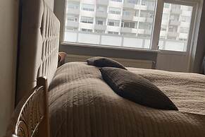 Bright and Spacious 2 Bedroom Apartment in Rvk