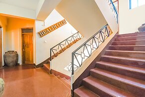 FabHotel Emerald Highland
