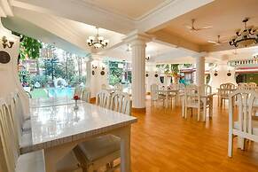 FabHotel Emerald Highland