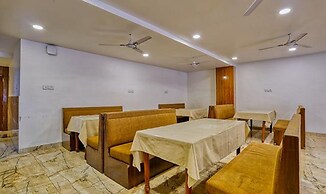 FabHotel Ten Eleven Grand