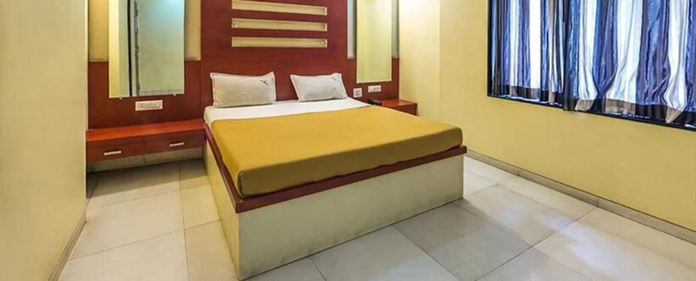 FabHotel Skylark Inn