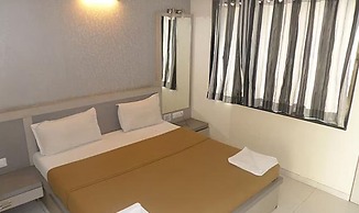 FabHotel Skylark Inn