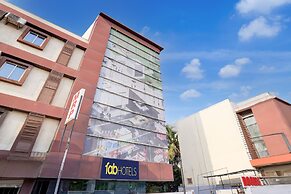 FabHotel Leo Grand