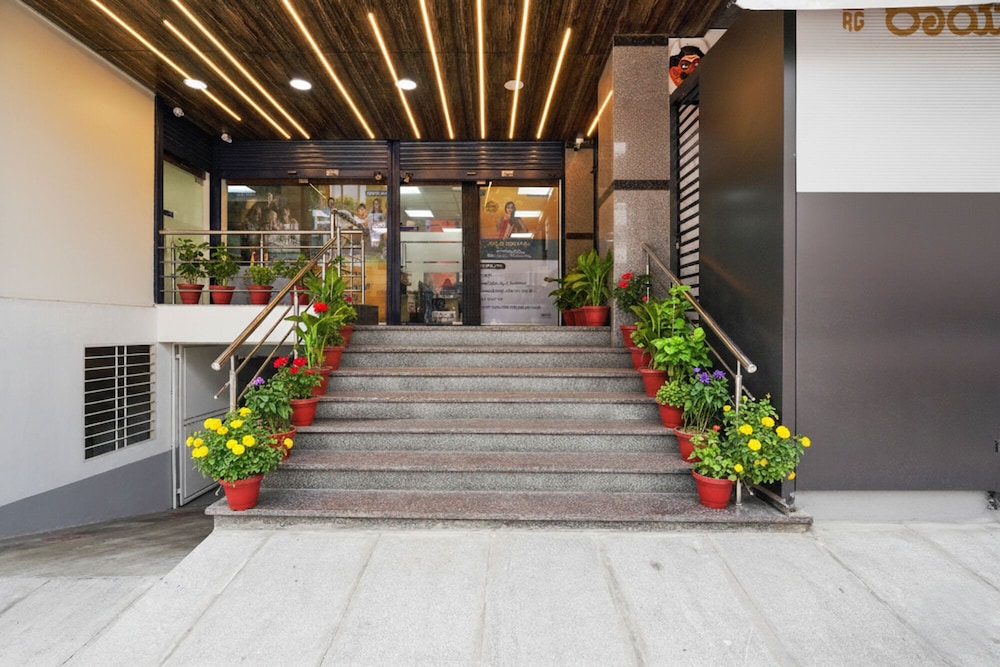 FabHotel Royal Grand