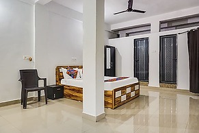FabHotel Galaxy Airport Inn