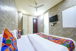FabHotel Model Town