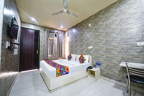 FabHotel Model Town