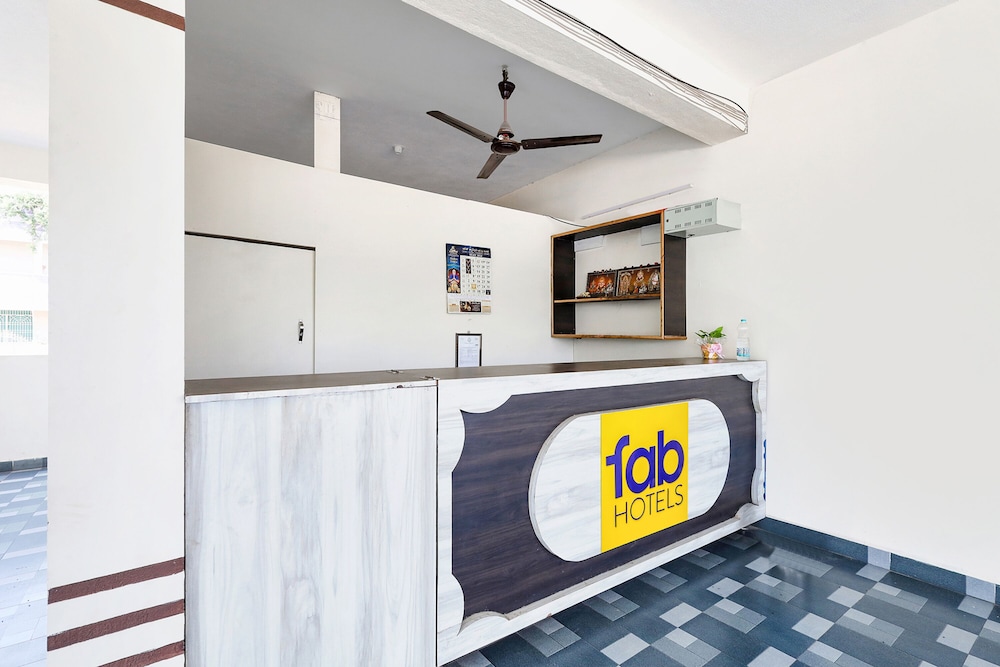 FabExpress New Balaji Home Stay