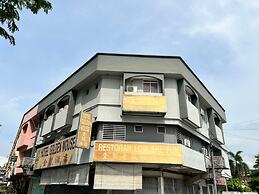 OYO 90994 Hotel Golden Mouse