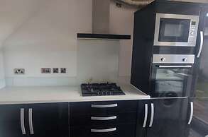 3 Bed House Sleeps 5 - Parking, Garden, Pets
