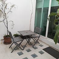 Arqu Medes Space 2bdr Studio Connecting Room