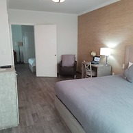 Arqu Medes Space 2bdr Studio Connecting Room