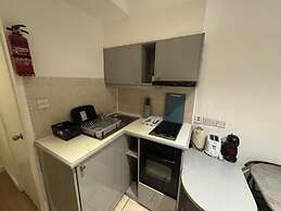 Modern studios Close to Hyde Park