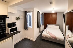 Modern studios Close to Hyde Park