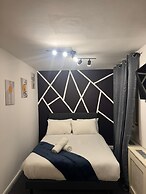 Modern studios Close to Hyde Park