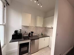 Modern studios Close to Hyde Park