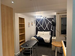 Modern studios Close to Hyde Park