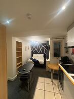 Modern studios Close to Hyde Park