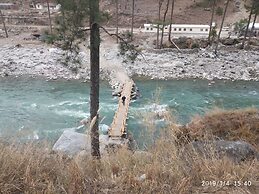Tirthan Village Resort