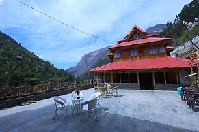 Tirthan Village Resort
