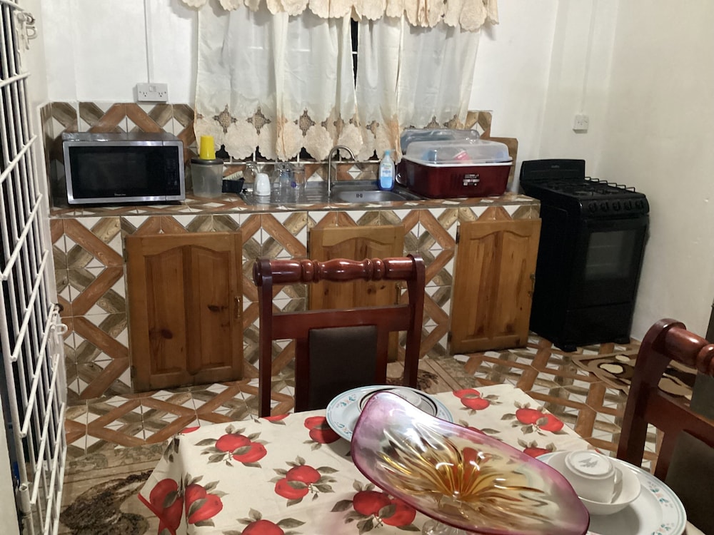 Lania Cottage