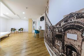 SPLIT CITY ROOMS