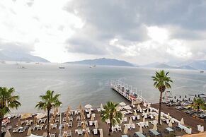 Point Beach Hotel