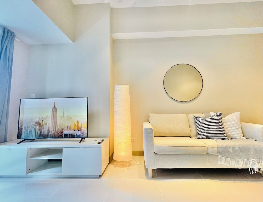 Uptown Parksuites 2