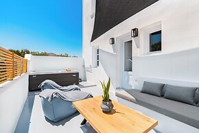 Oliva Apartments