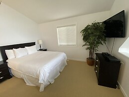 La Casa Lakeside Resort