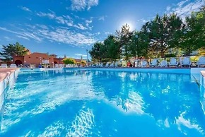 La Casa Lakeside Resort