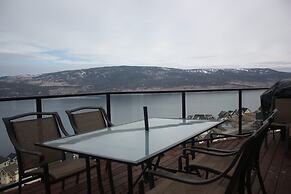 La Casa Lakeside Resort