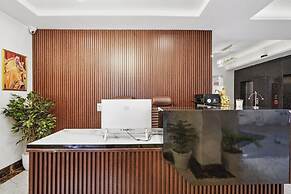 Hotel Amahi Inn Near Signature Tower