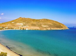 Sanders Paros Gardens