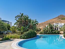 Sanders Paros Gardens